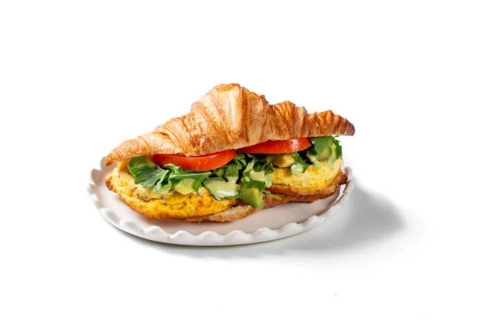 Croissant Omelette Avocat / Avocado omelette croissant