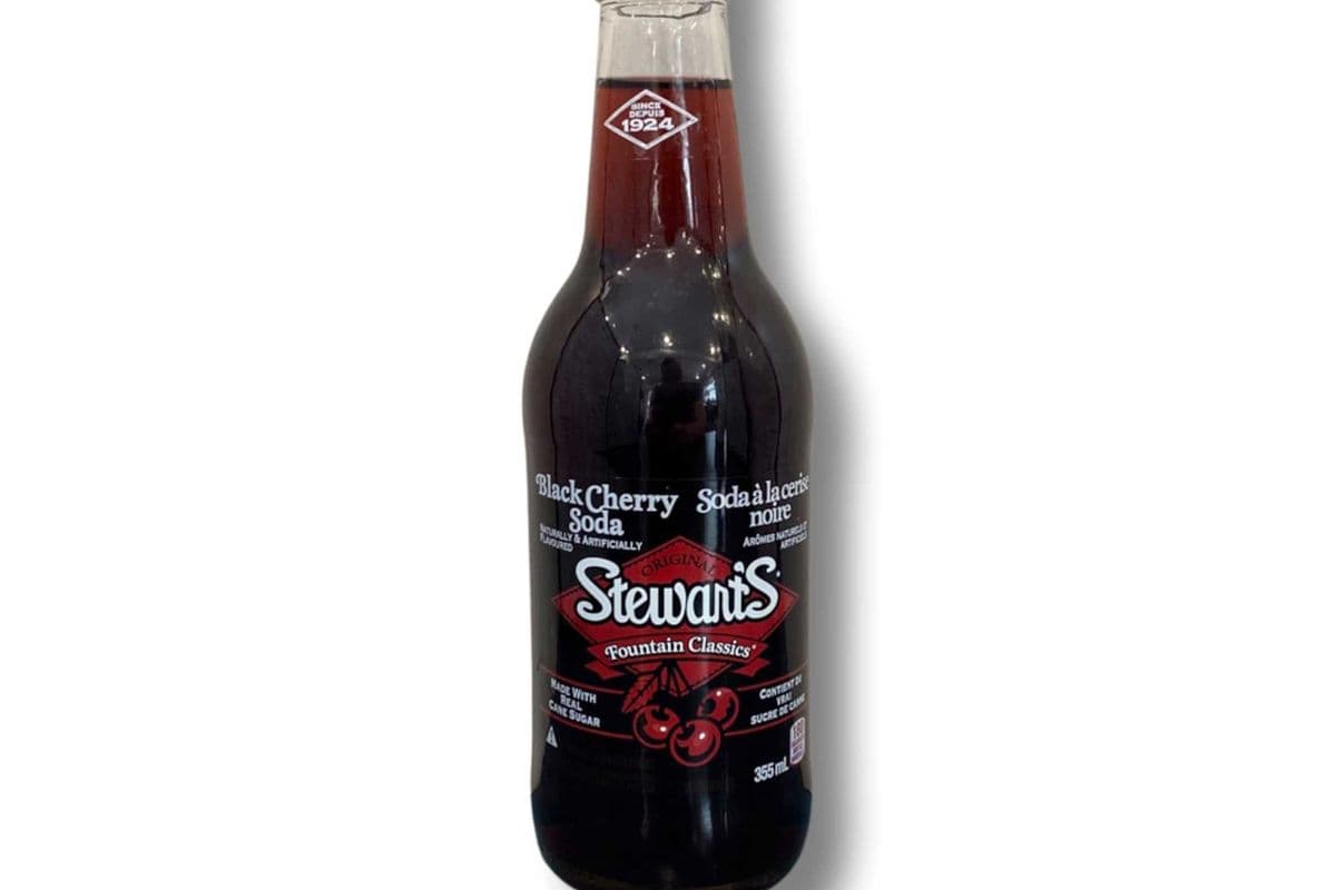 Stewart's Black Cherry Soda (355 ml)