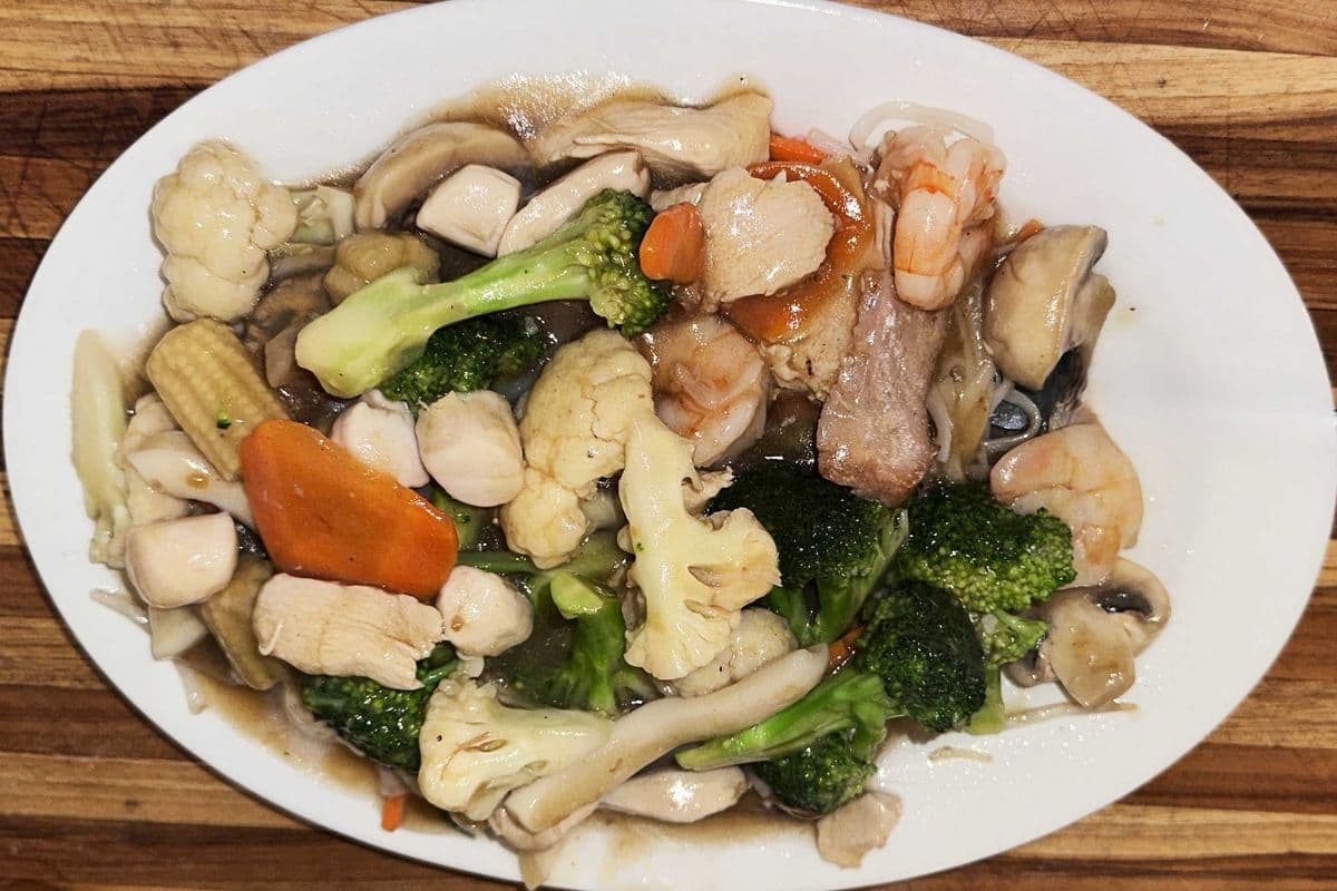 44. Assorted Meat and Vegetables On Rice Noodle