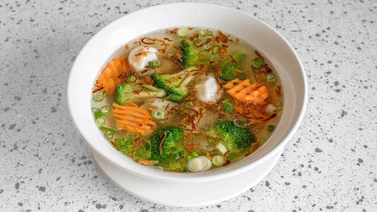 10. Wonton Soup with Broccoli & Carrot