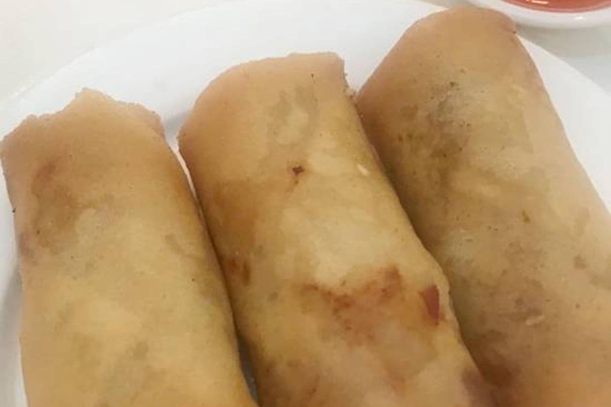 117. Rouleaux de printemps au poulet (3 mcx) / Chicken Spring Rolls (3 pcs)