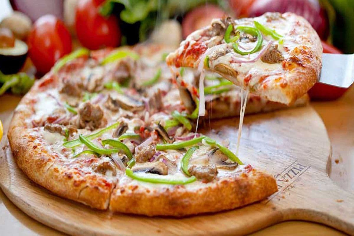 13" Italian Sausage, Mushroom, and Green Pepper Pizza