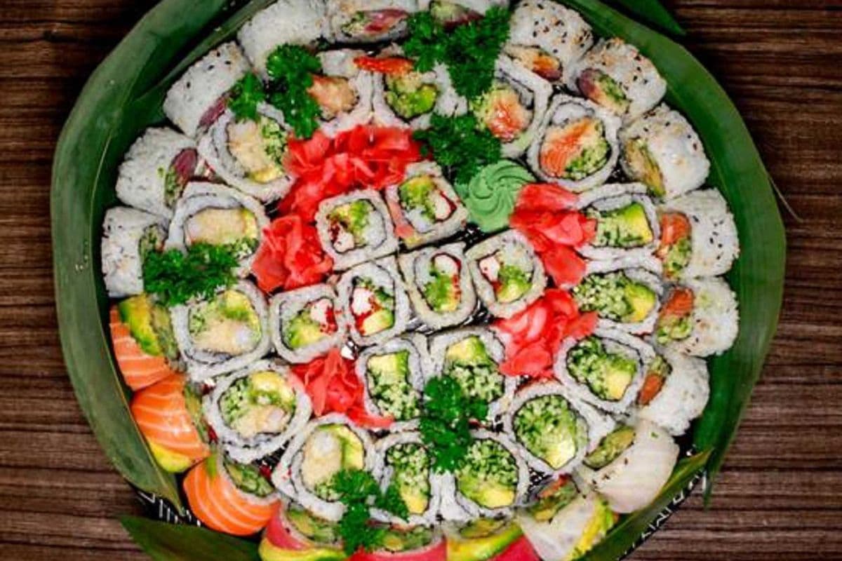 Party Tray Silver (44 pcs)