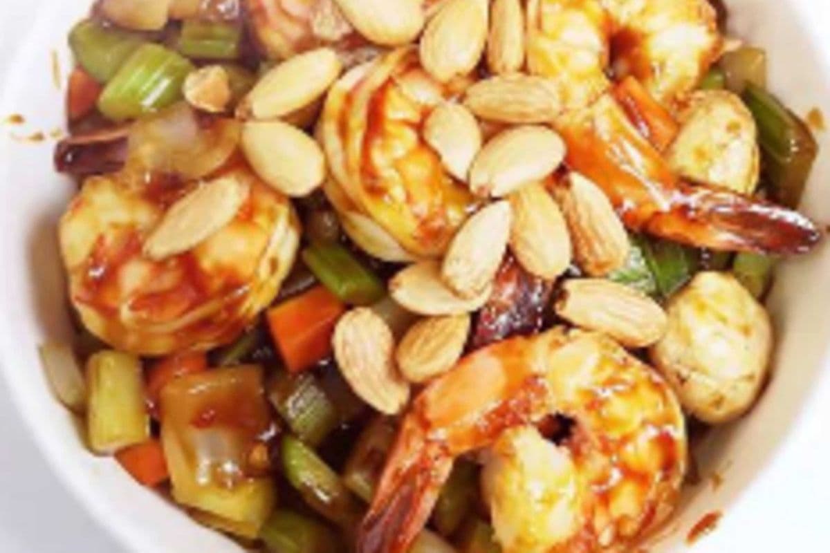 Shrimp with Vegetable and Almonds 虾丁