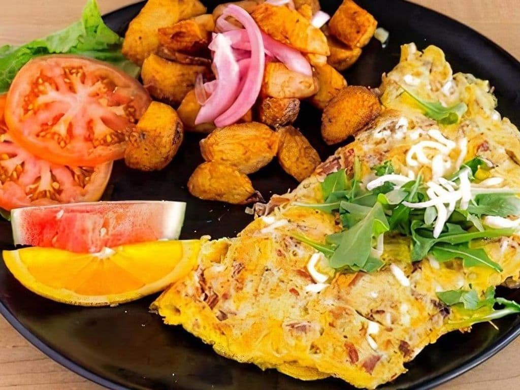 Omelette à la Viande fumée effilochée avec from suisse/Pulled Smoked Meat Swiss Cheese Omelette