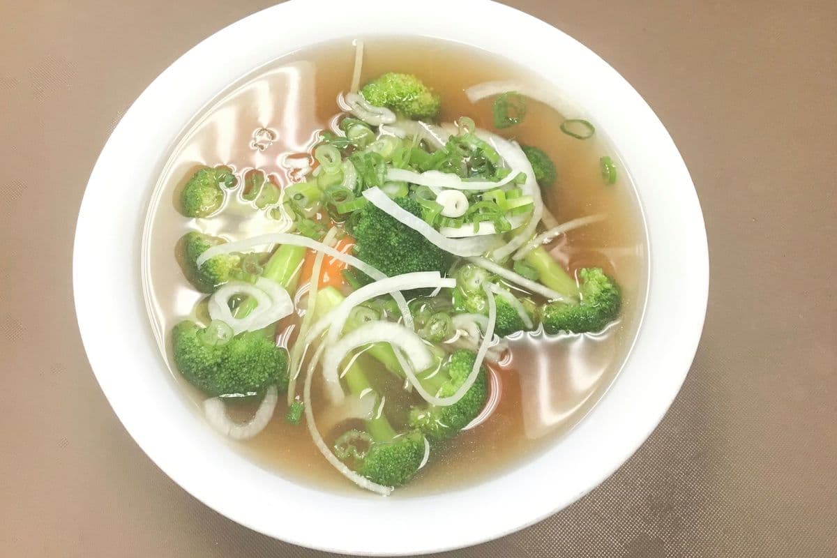 P16. Plain Noodle Soup W/ Veggie (Beef Broth) / Phở Không Thịt