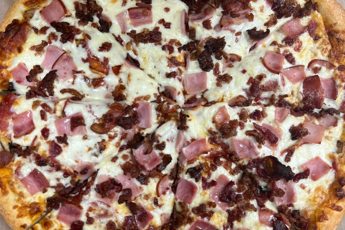 Large The Deli Pizza