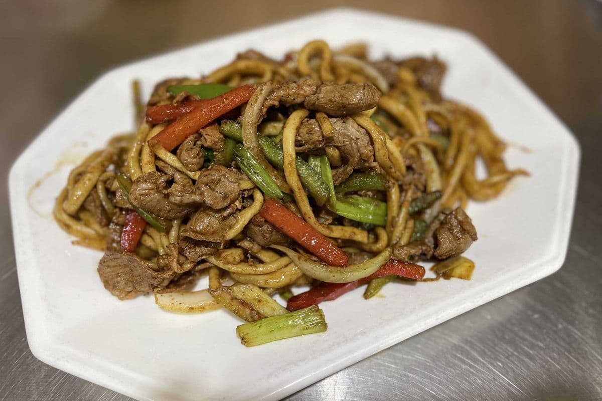 F3. Cumin Lamb/Beef Chow Mein (孜然羊肉/牛肉炒麵)