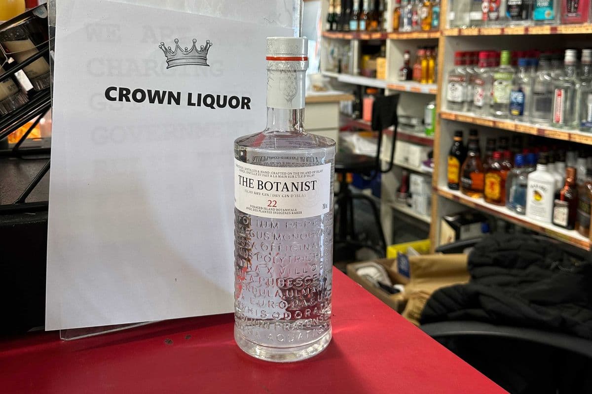 THE BOTANIST GIN (1 x 750 ML)