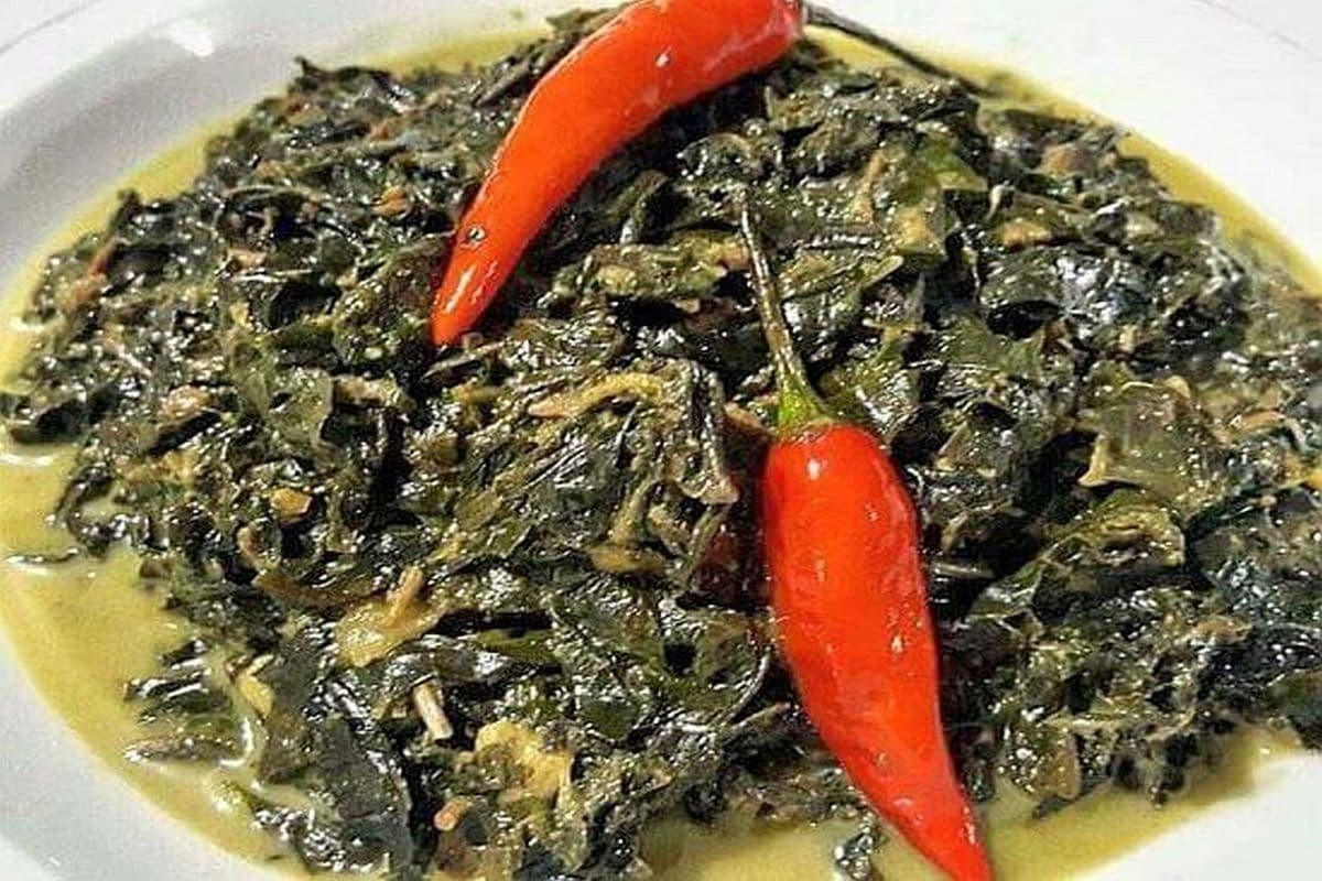 Ginataang Laing (Taro Leaves)
