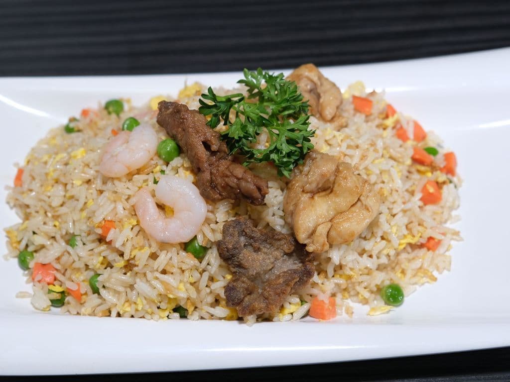 House Special Fried Rice w/ Egg (佛饭)