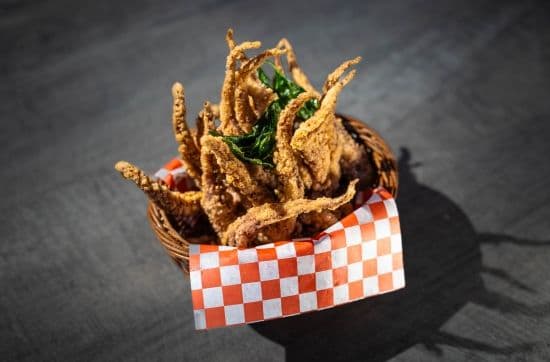 Deep Fried Squid Tentacles / 酥炸魷魚鬚