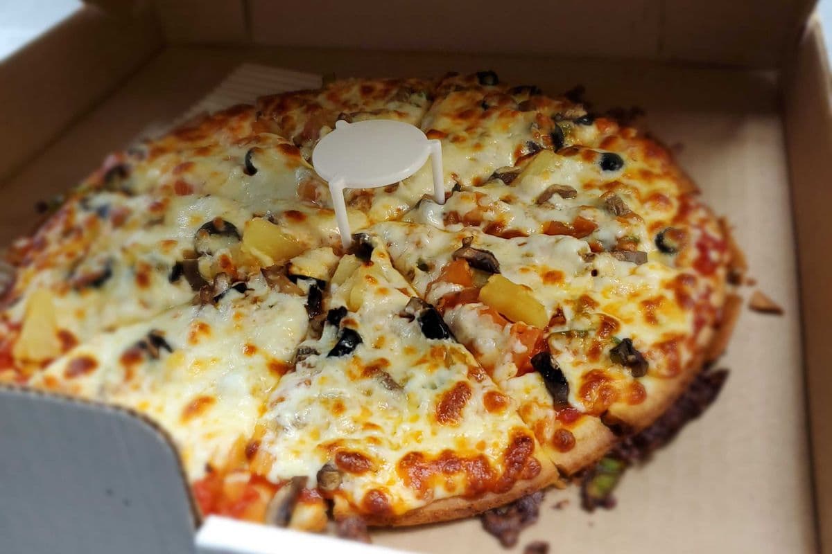 14" Vegetarian Pizza
