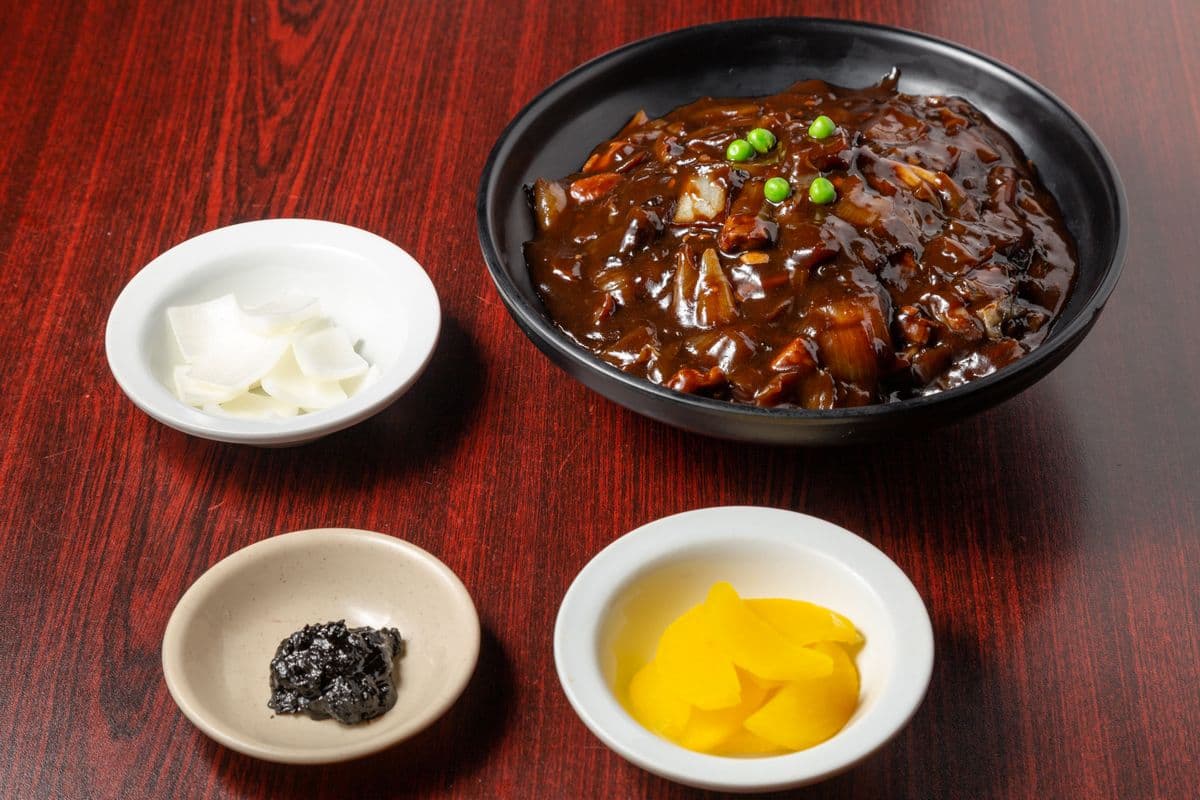 10. Jajangmyeon