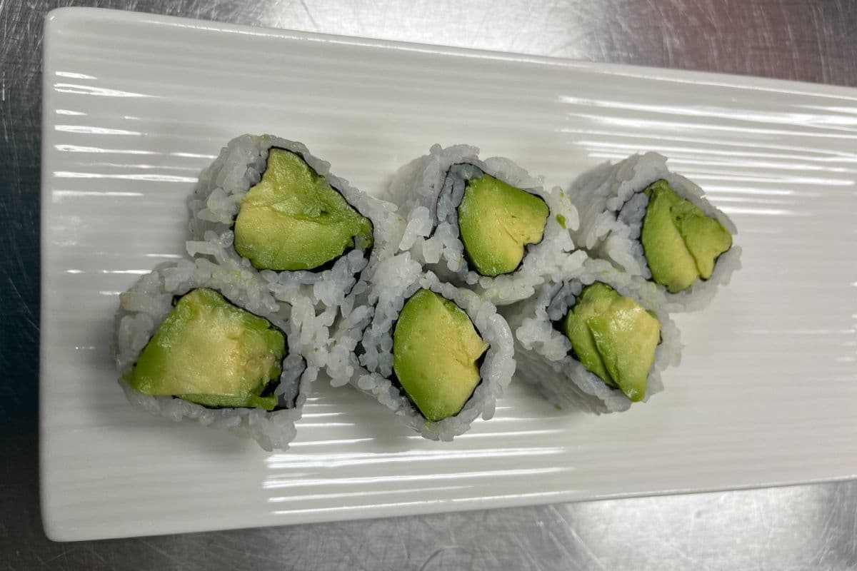 Avocado Roll (6 pcs)