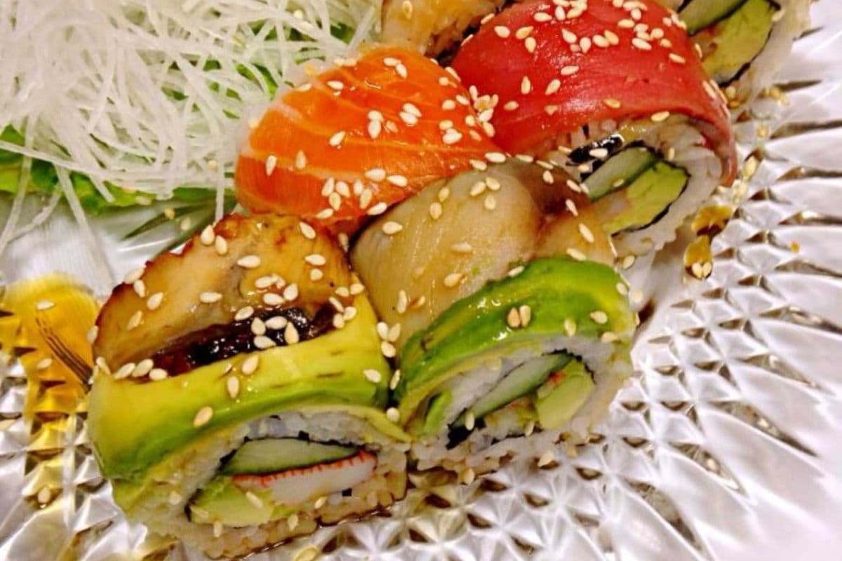 C6. Rainbow Roll (6 pcs)