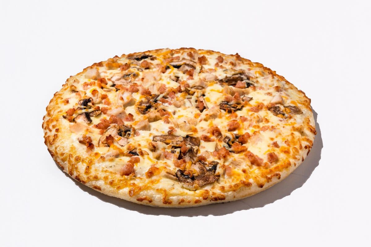 12" Medium Sizzlin' Chicken Ranch Pizza