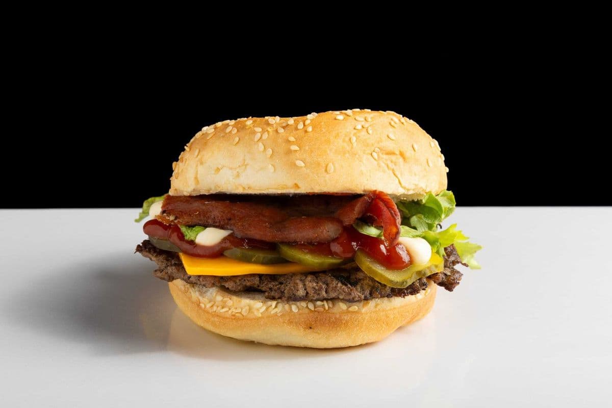 Classic Bacon Cheeseburger