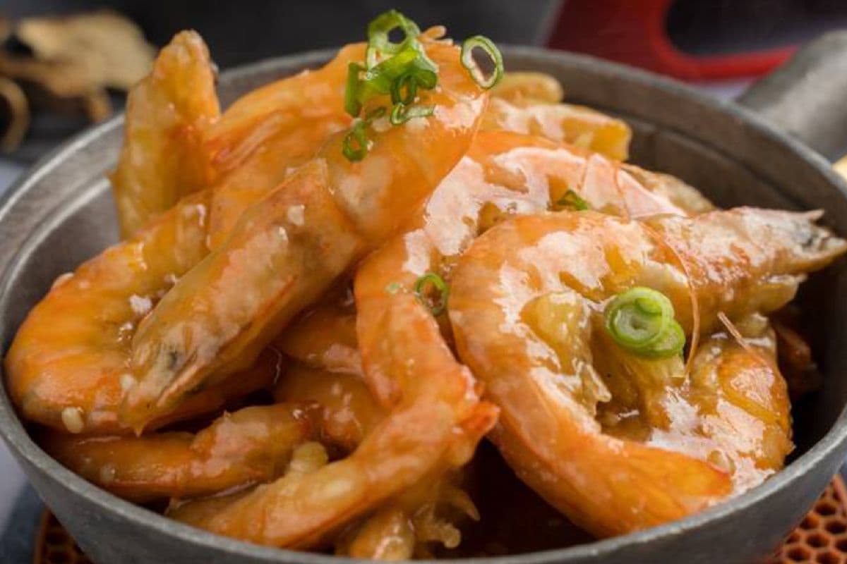 Shrimp and Vermicelli with Garlic in Hot Pot