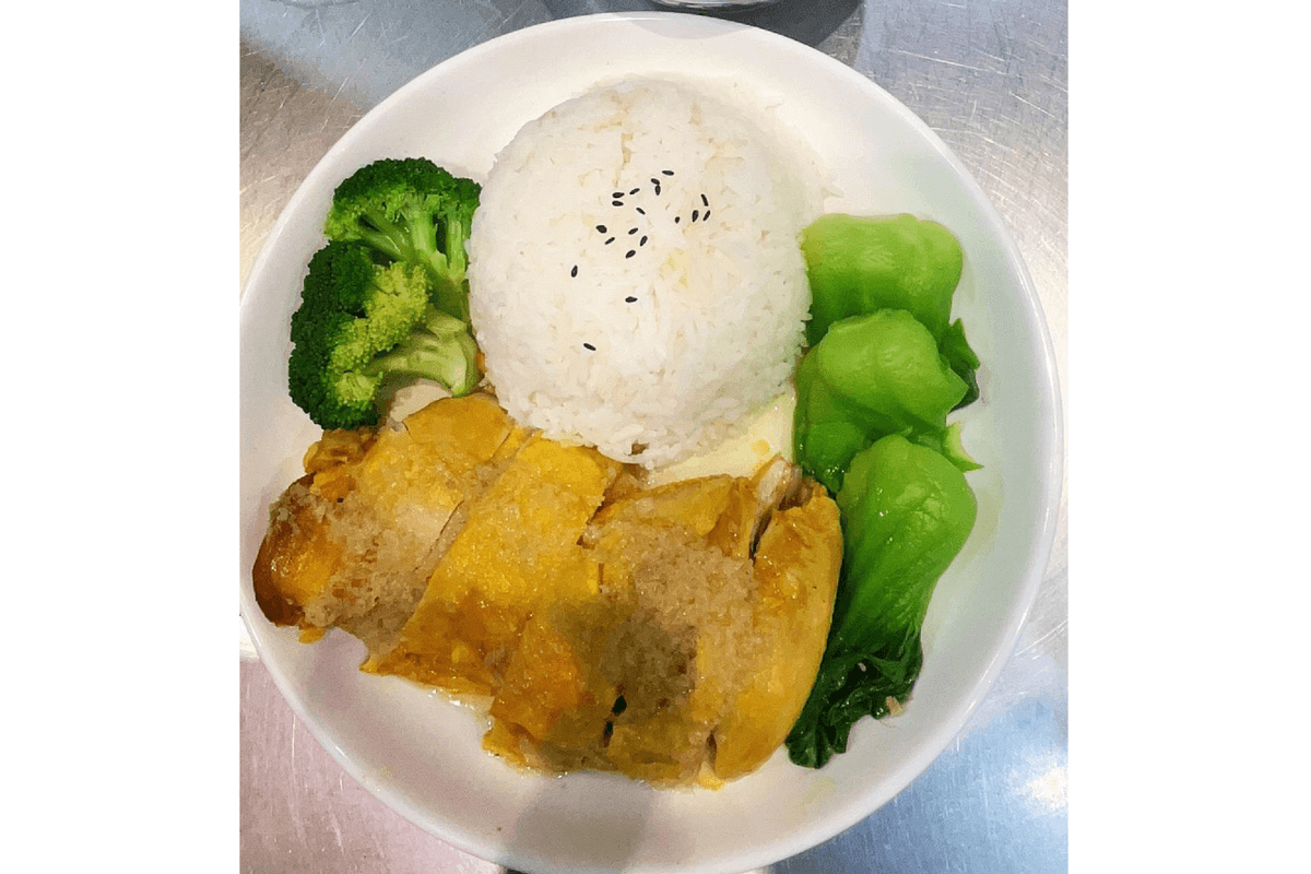 Rice with Chopped Boiled Chicken 白斩鸡盖饭