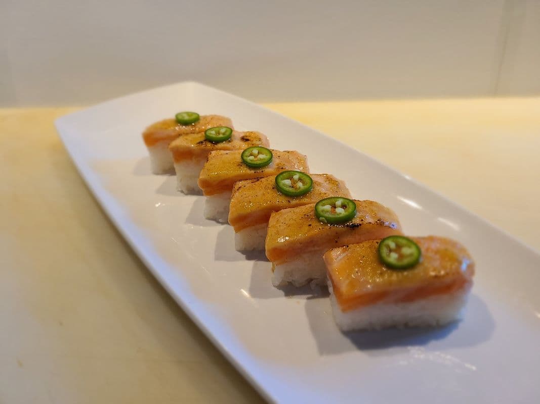 Salmon Oshi