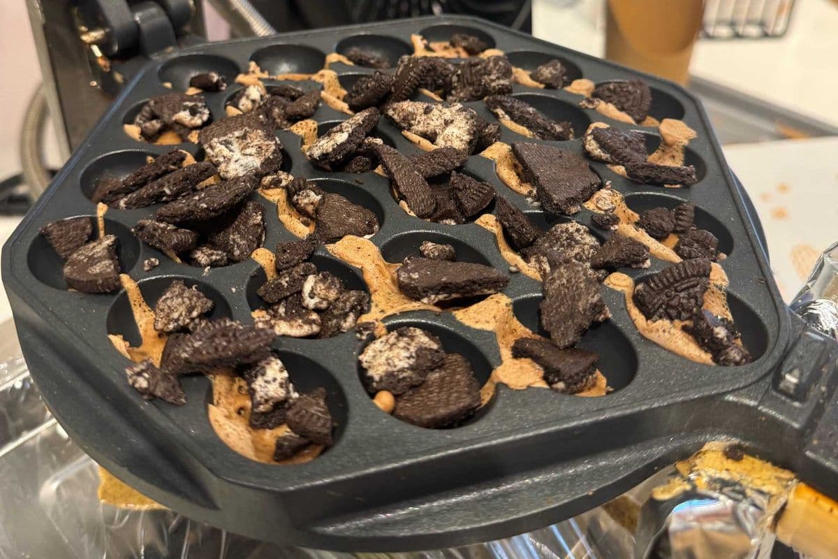Oreo Chocolate Bubble Waffle