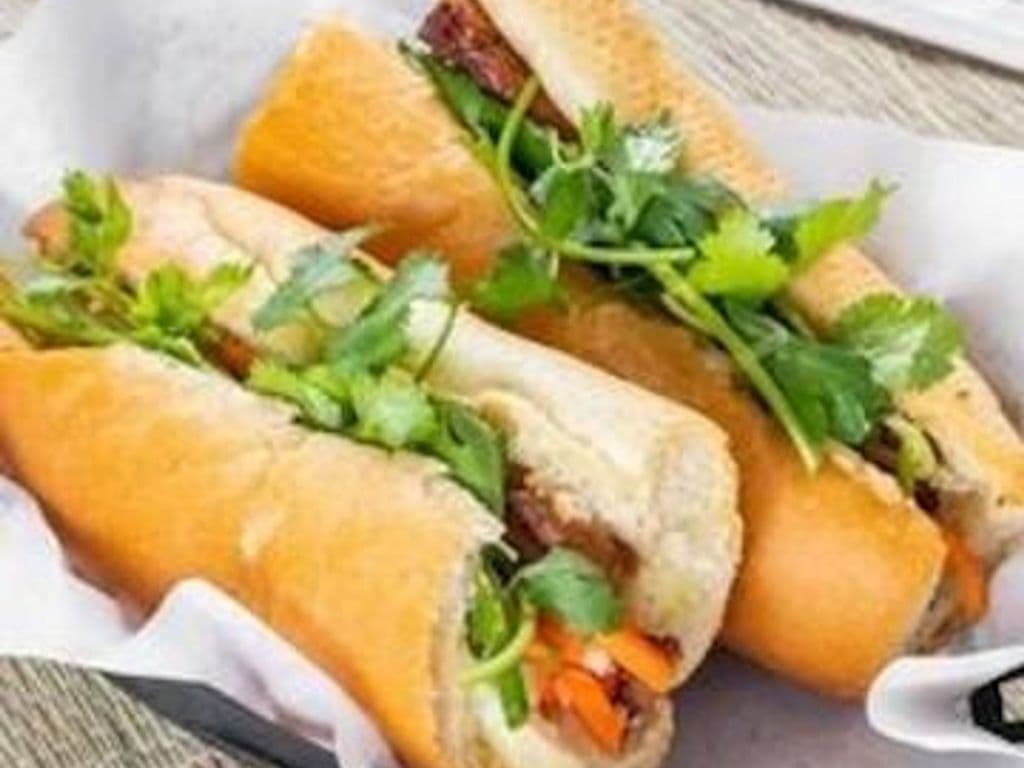 15 - Banh Mi Ga
