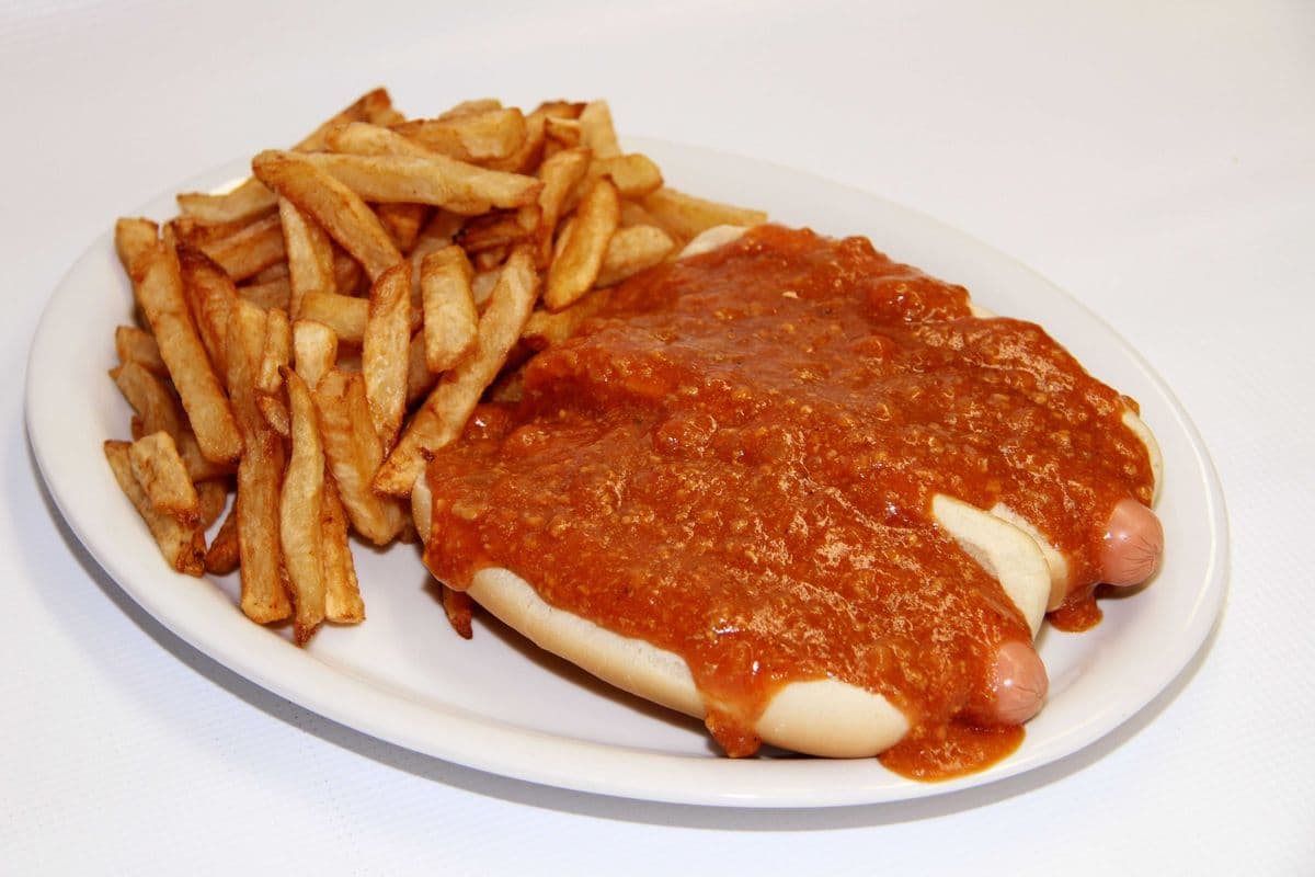 Assiette deux hot-dogs à la michigan / Two Michigan Hot Dogs Plate