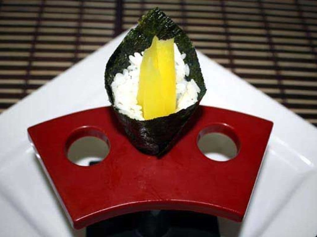 Pickled Radish Hand Roll (1pc)