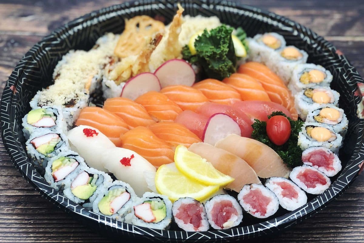 Medium Sushi and Roll - Part Tray (46 Pcs)