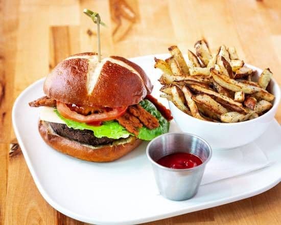 Bake'n Cheeze Burger