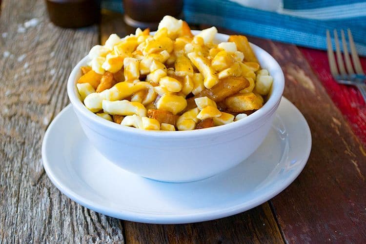 Poutine régulière.