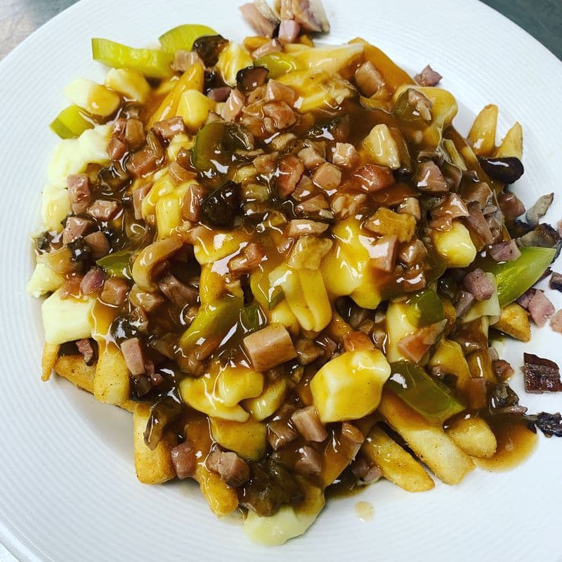 Poutine à la viande fumée / Smoked Meat Poutine