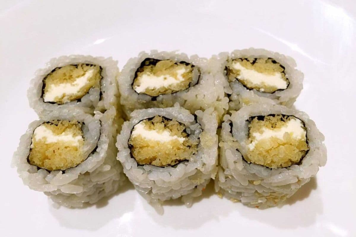 C18. Crispy Cream Cheese Roll (6 pcs)