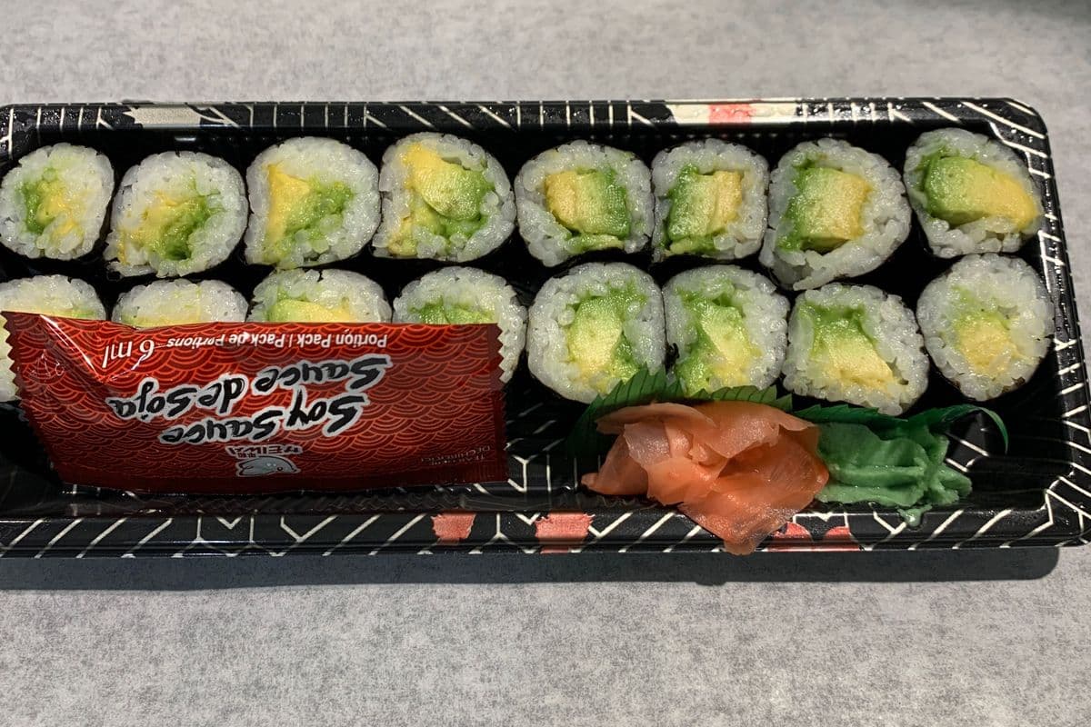 Avocado Roll (16 pcs)
