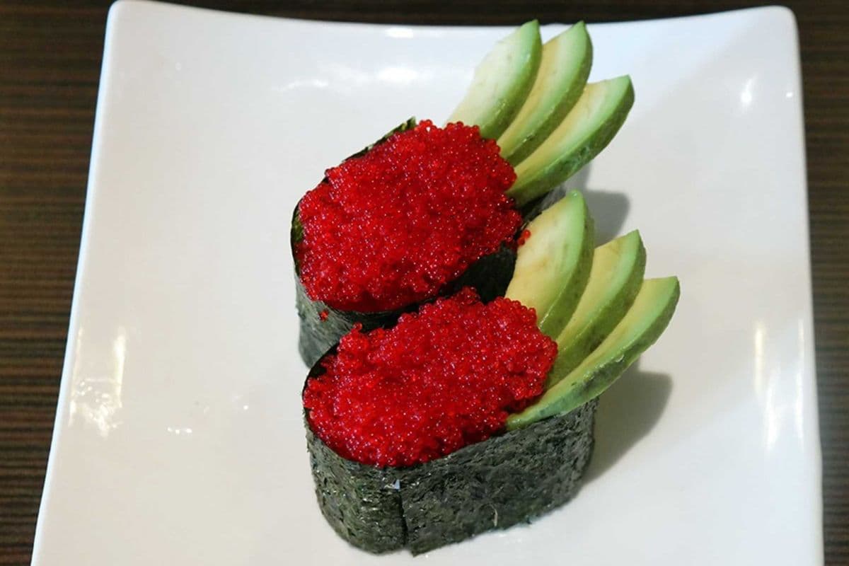 Tobiko Avocado Nigiri (2 pcs)