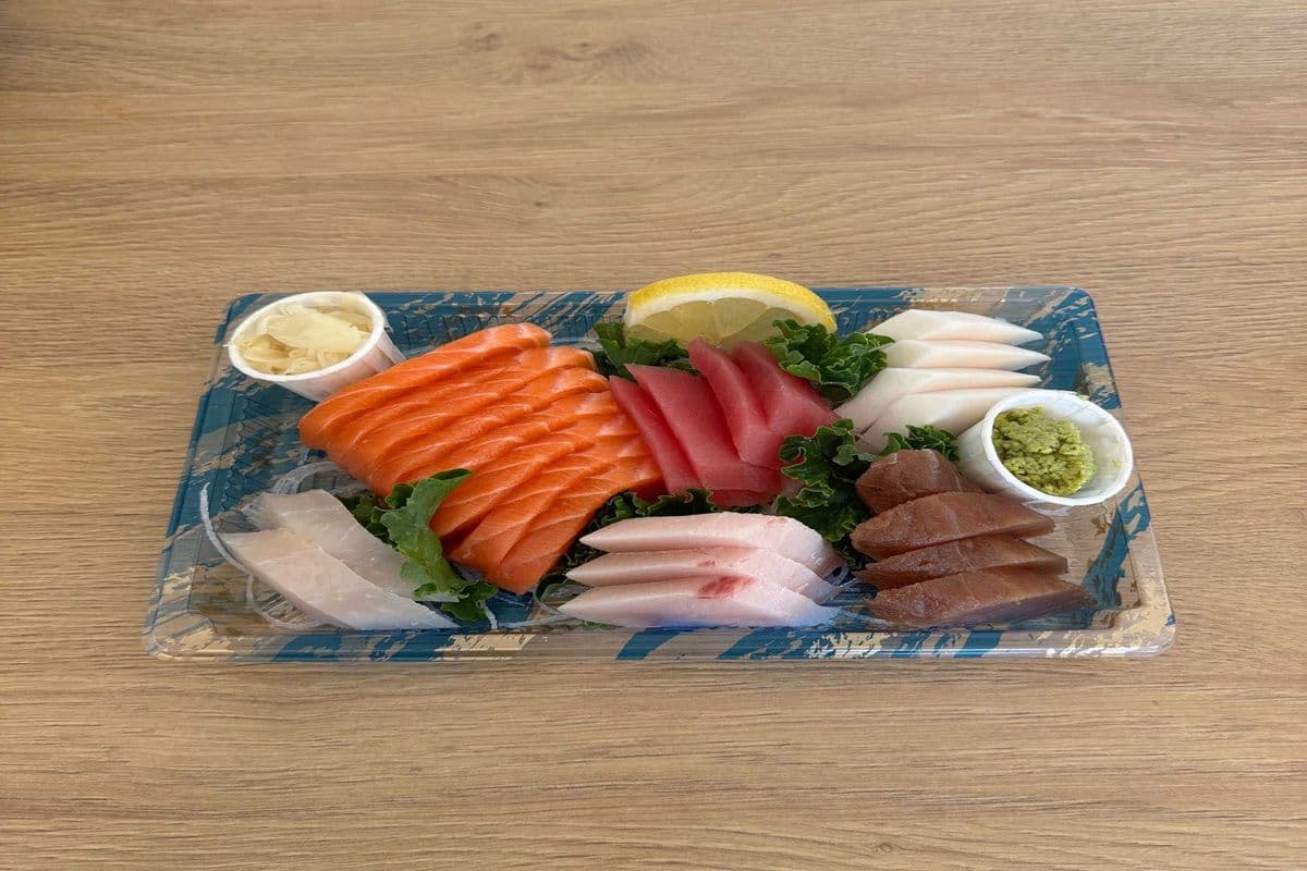 D. Deluxe Sashimi Set (25 pcs)