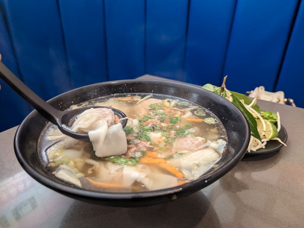 H3: Wonton With Rice Noodle