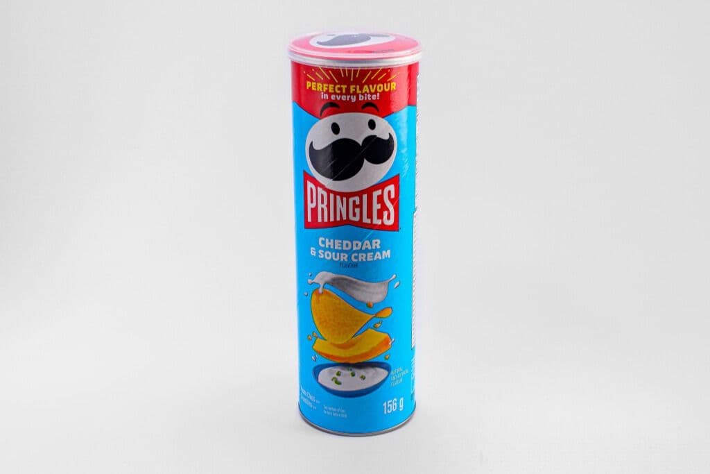 Pringles Cheddar and Sour Cream Chips (156 g)