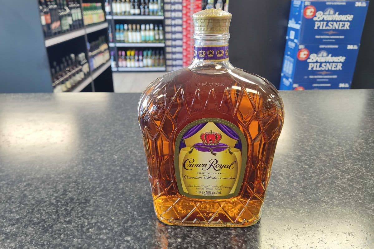 Crown Royal (1 x 1.14 L Bottle)
