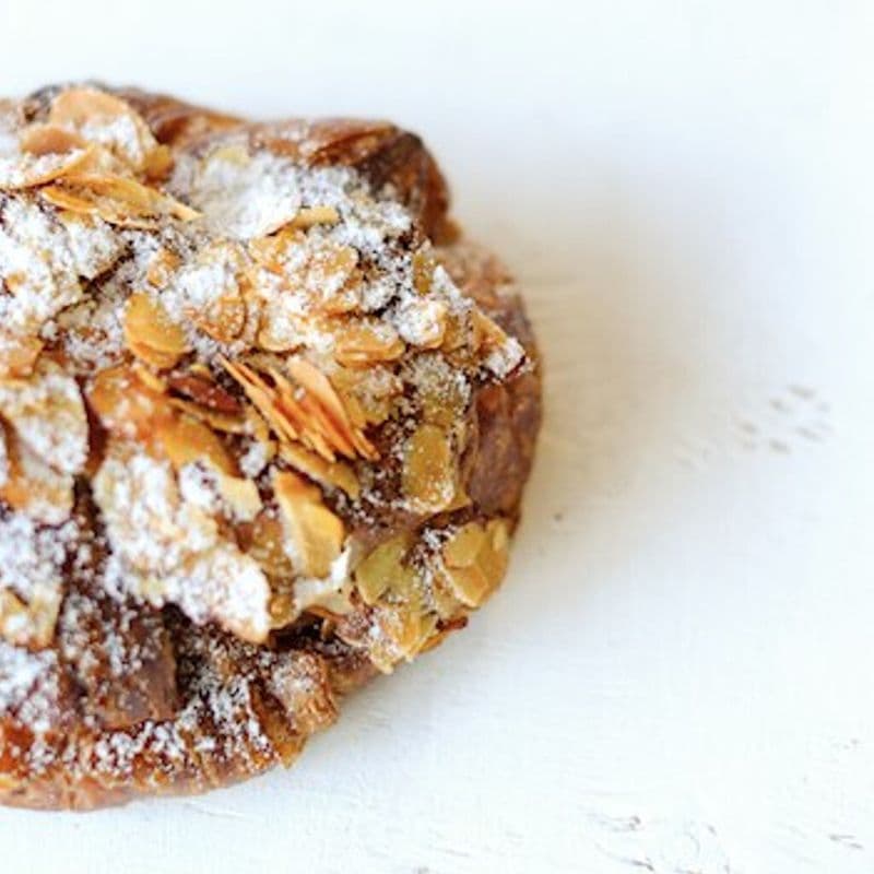 Croissant pur amande / Pure Almond Croissant