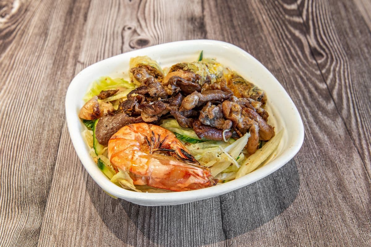 307 - Spring Roll, BBQ Pork, and Grilled Shrimp Vermicelli（春卷，烤猪肉，烤虾檬） - Bun Cha Gio Thit Nuong Tom Nuong