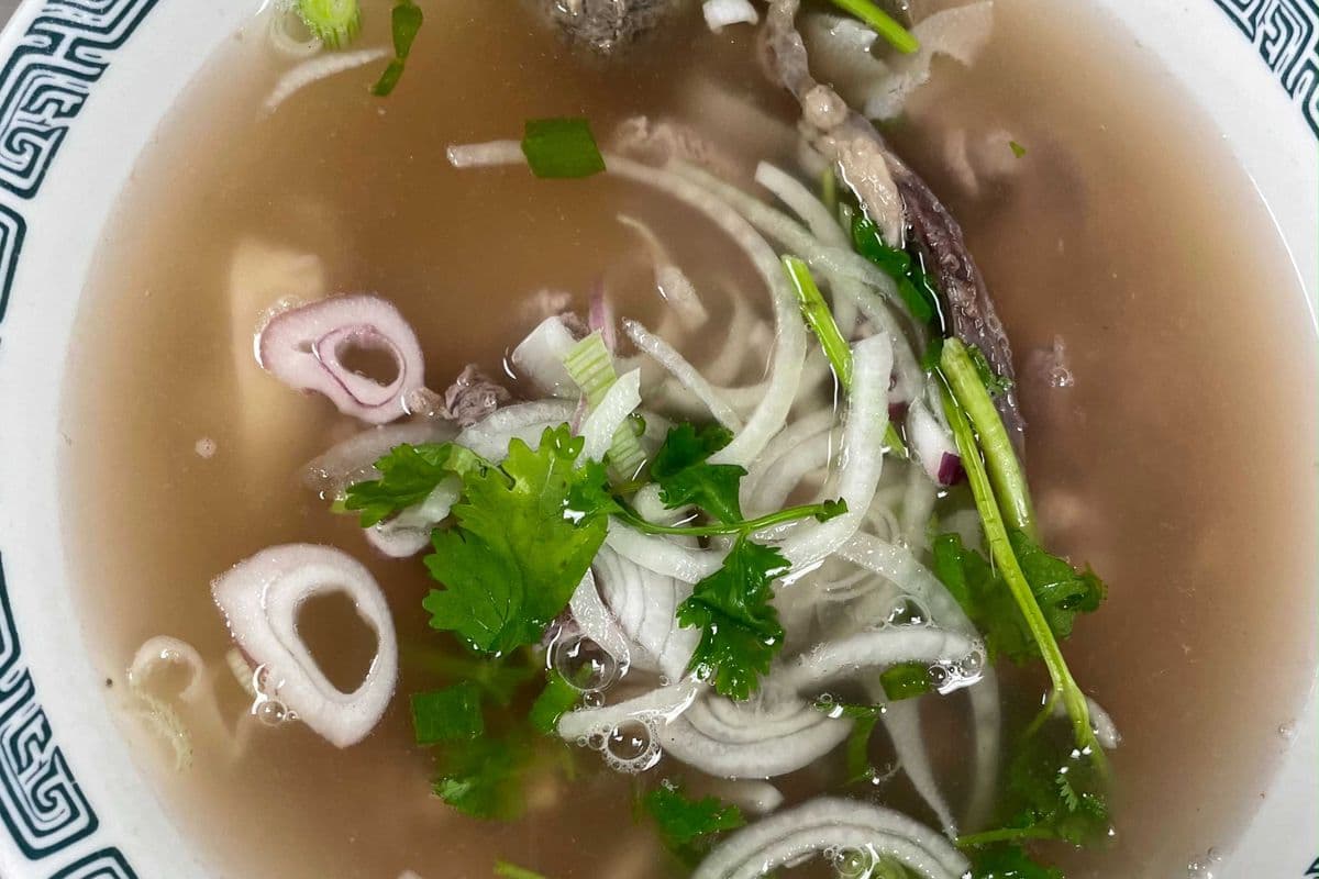 2. Nouilles au bœuf tonkinoise / Tonkinese Beef Soup