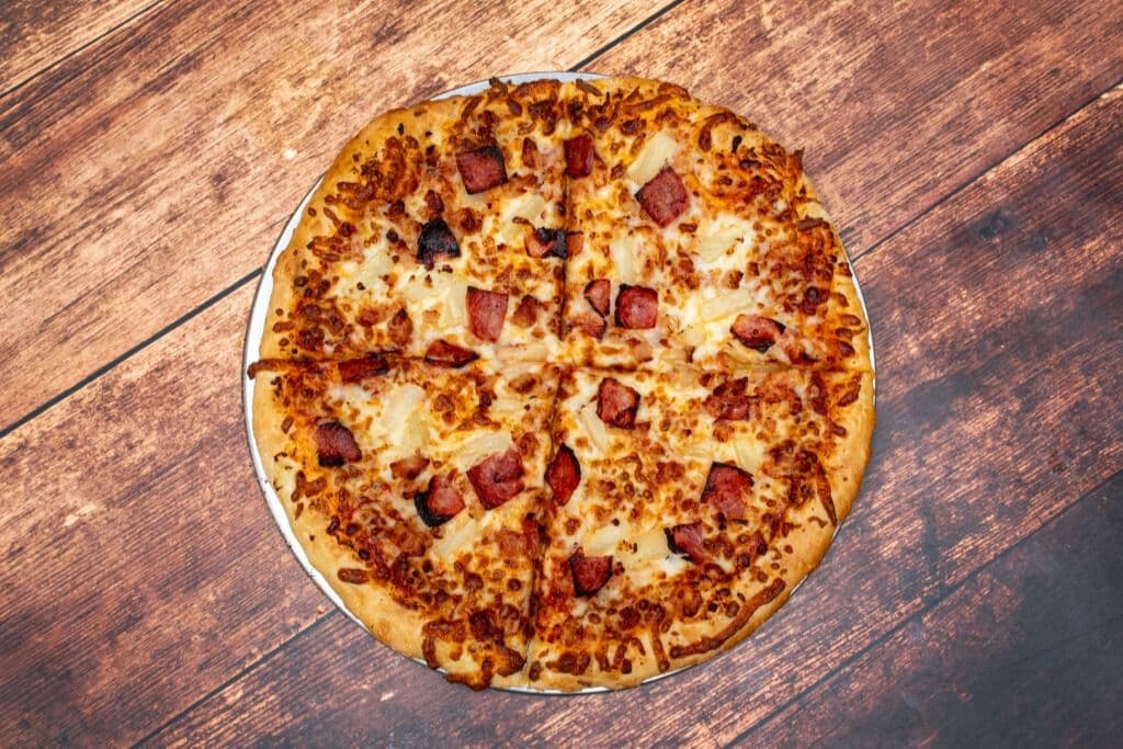 Hawaiian Pizza (EXTRA LARGE 16". 12 Slices, 3 toppings)