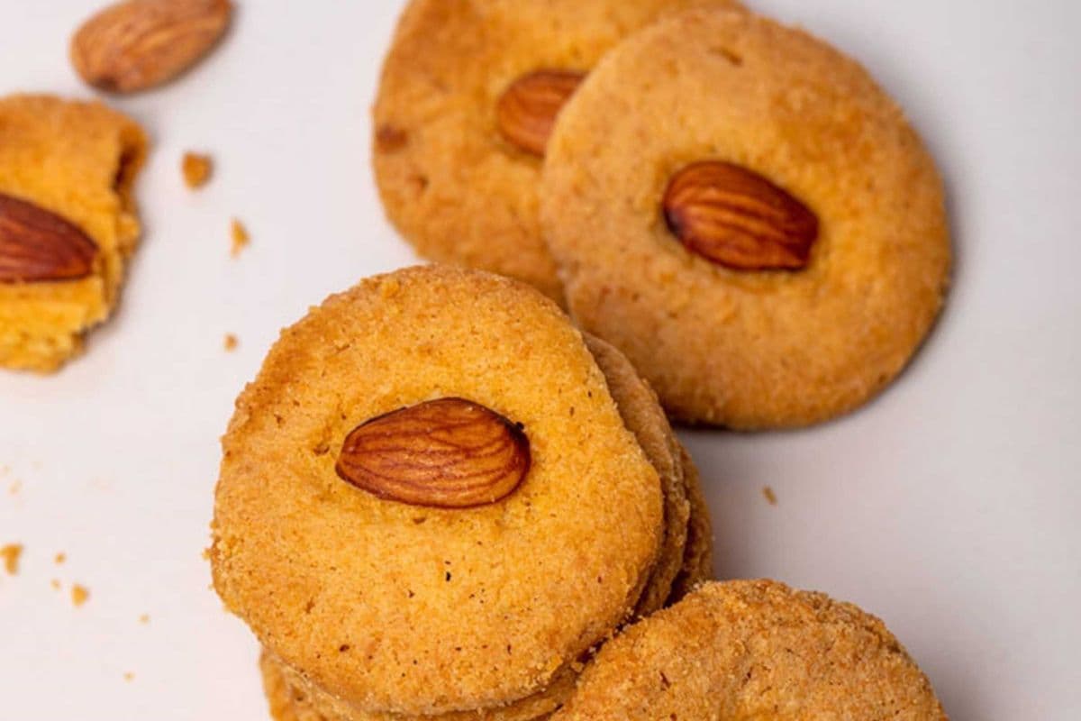 Coconut and Almond Cookies