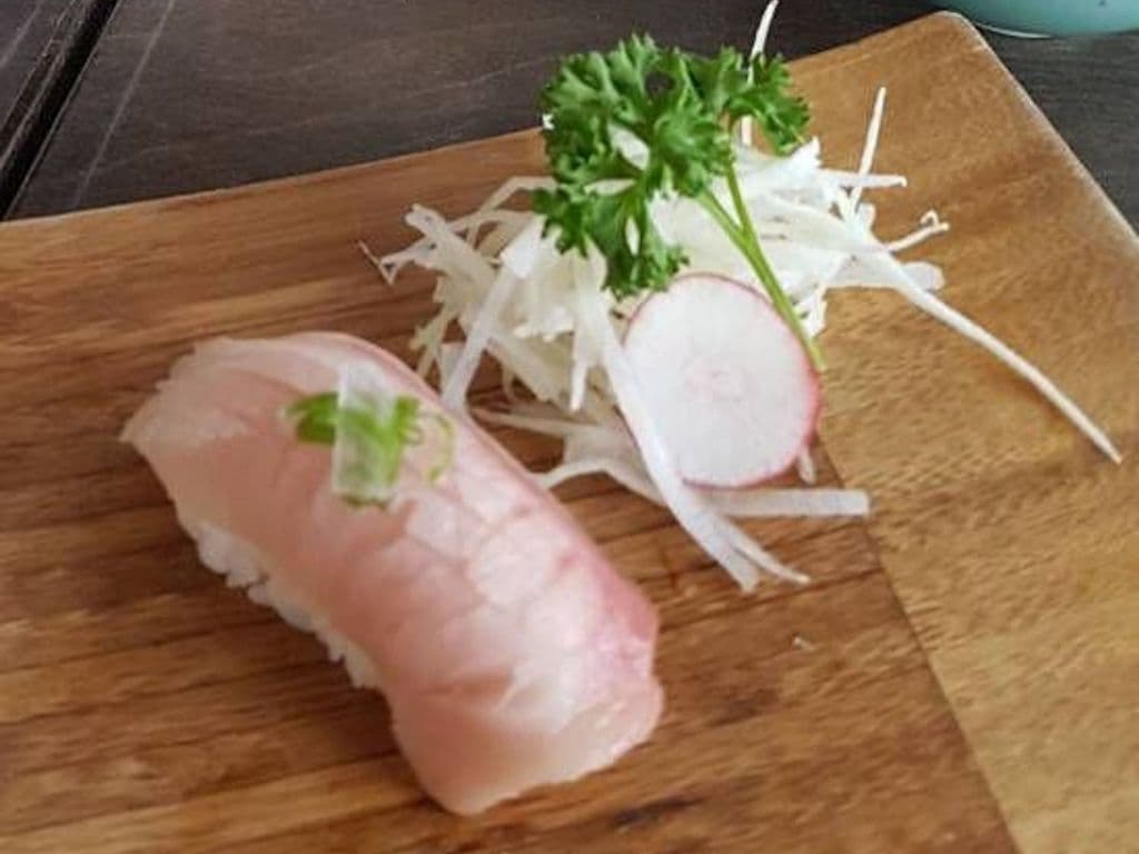 Hamachi Nigiri