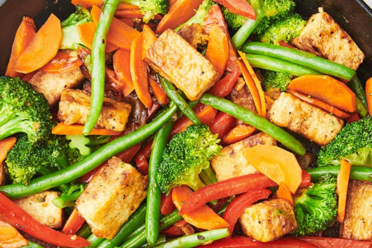 Deep-Fried Tofu with Vegetable (红烧豆腐)