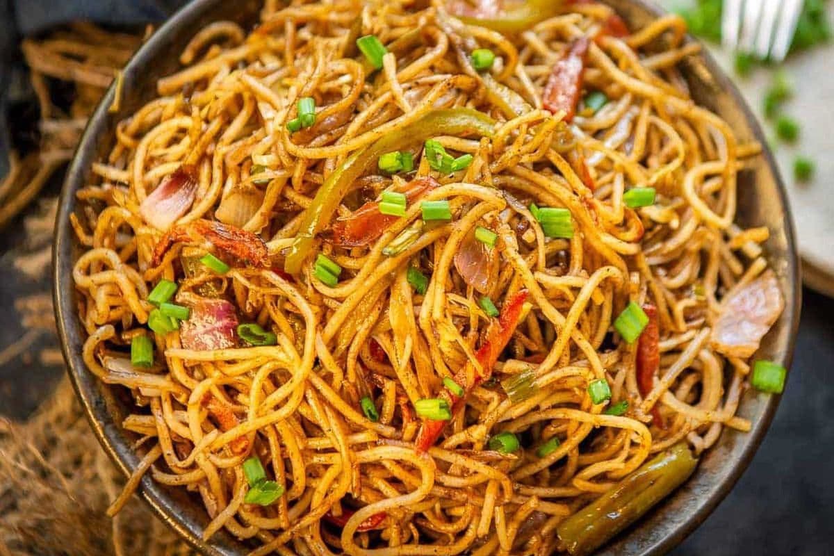 Hakka Vegetarian Noodles (22oz)