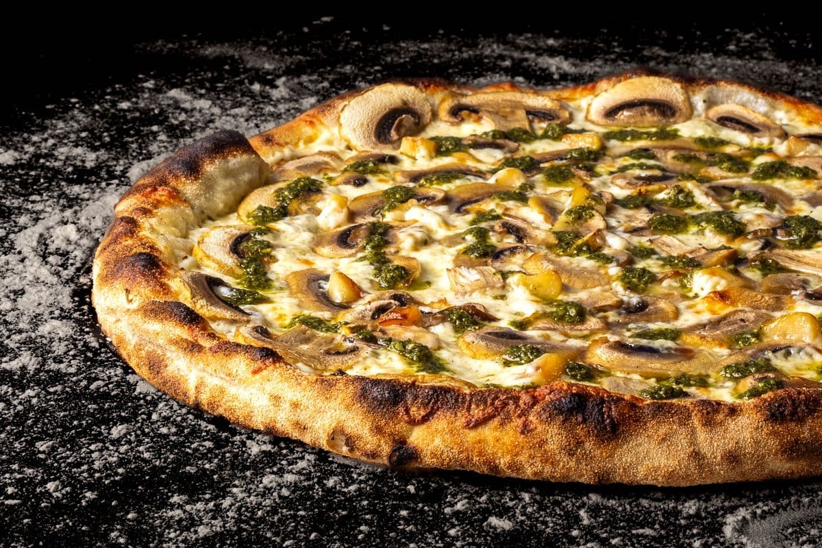 Medium Mushroom Pizza