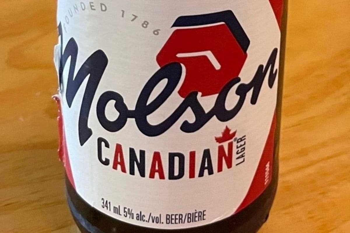Molson Canadian (1 x 355 ml bottle)